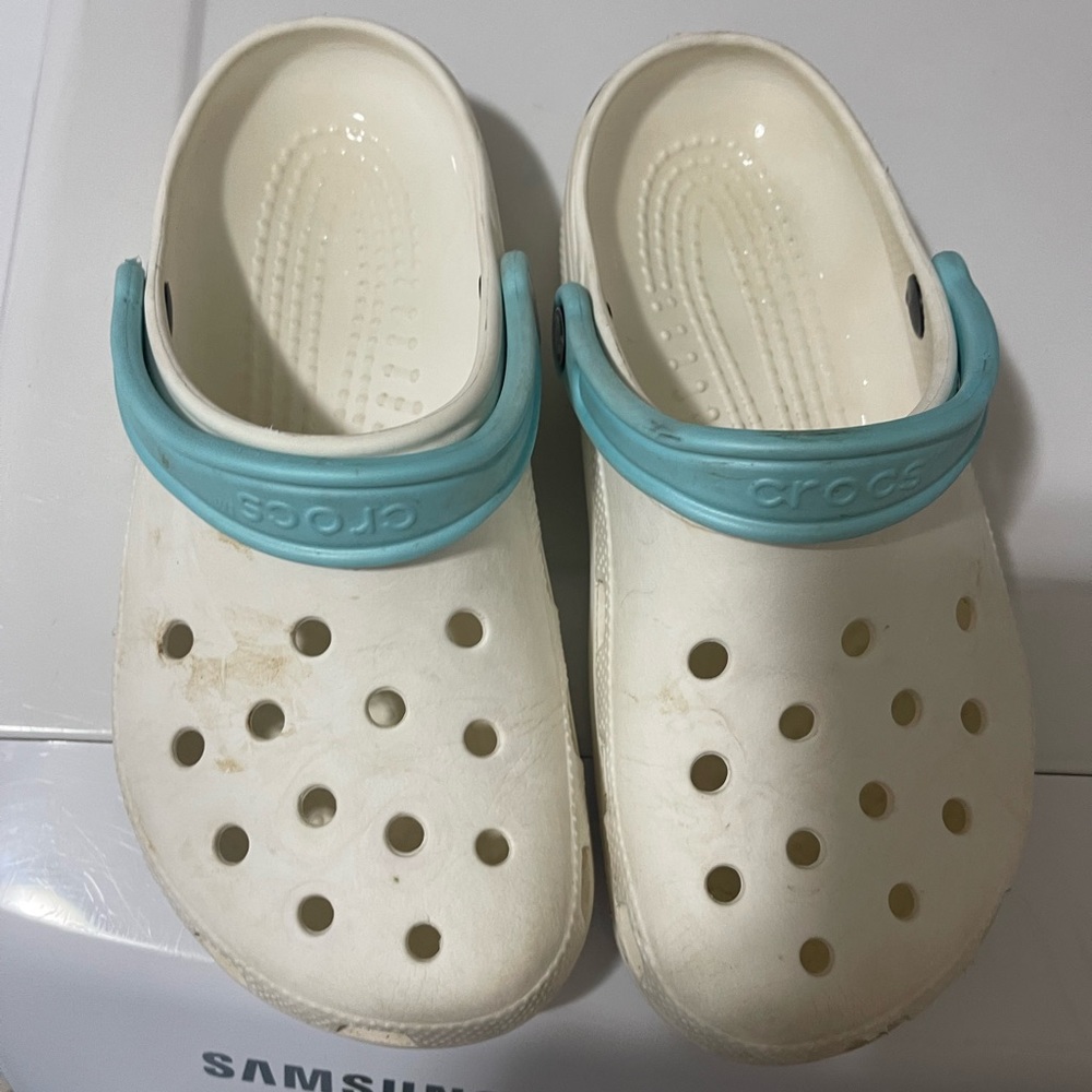White crocs womens size 8